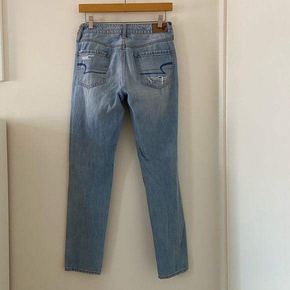 American Eagle Outfitters Women’s Mid-rise Distressed Tom Girl Jeans Light Wash - Picture 14 of 14